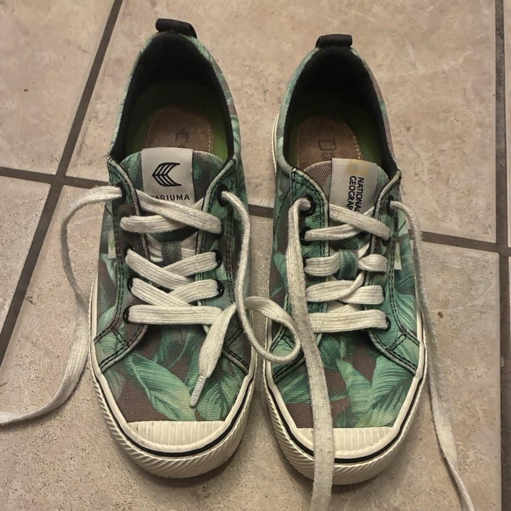 Cariuma x National Geographic Peace Lily Green Canvas OCA Low Green/White Sz8